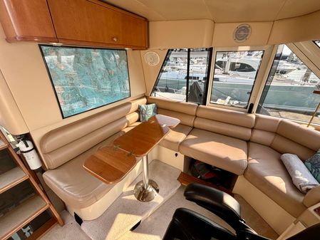 Meridian 490 Pilothouse image