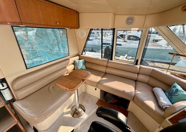 Meridian 490 Pilothouse image