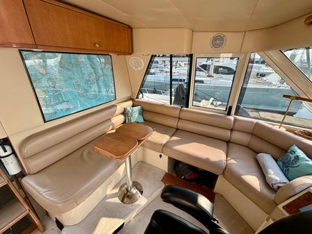 Meridian 490 Pilothouse image