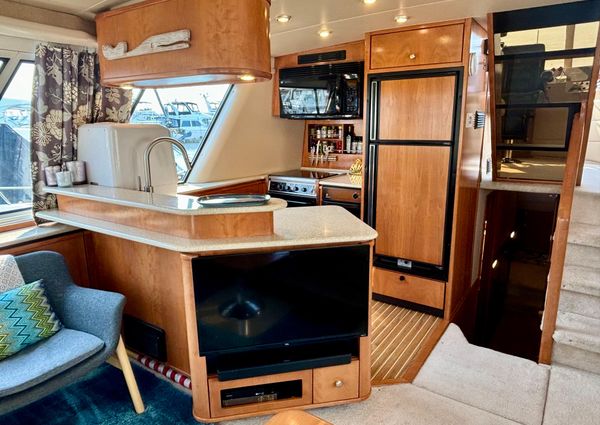 Meridian 490 Pilothouse image