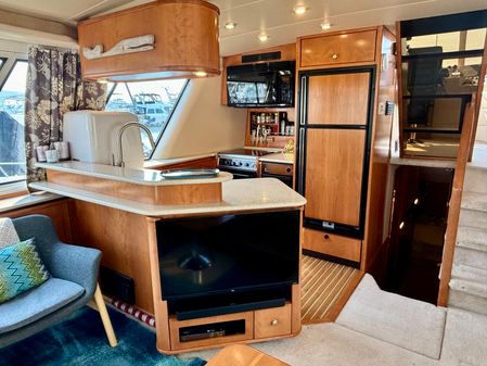 Meridian 490 Pilothouse image