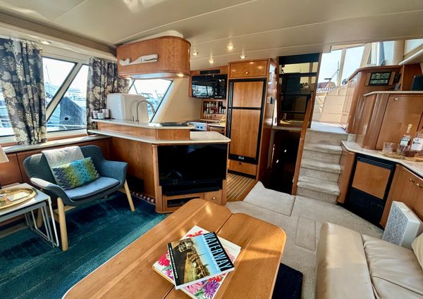 Meridian 490 Pilothouse image