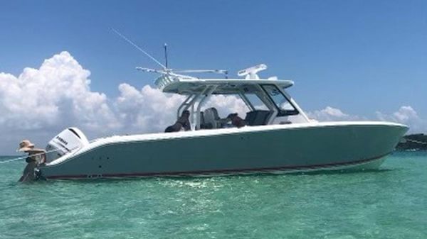 Pursuit 328 S Center Console w/SeaKeeper