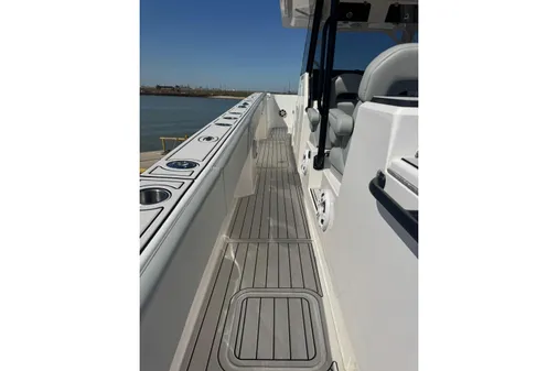 Twin Vee 400 GFX CC image