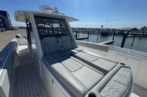 Twin Vee 400 GFX CC image