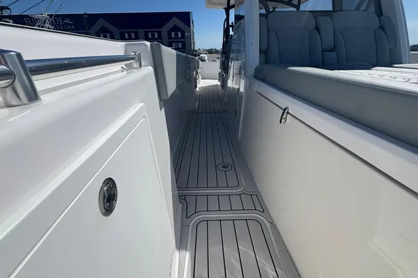 Twin-vee 400-GFX-CC image