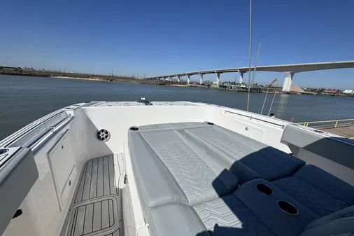 Twin Vee 400 GFX CC image