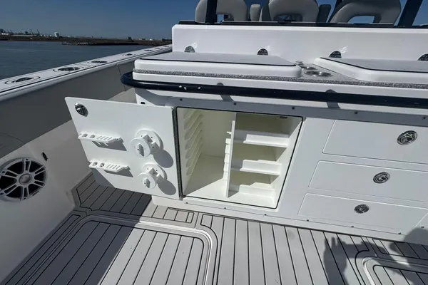 Twin-vee 400-GFX-CC image