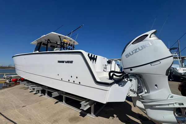 Twin-vee 400-GFX-CC - main image