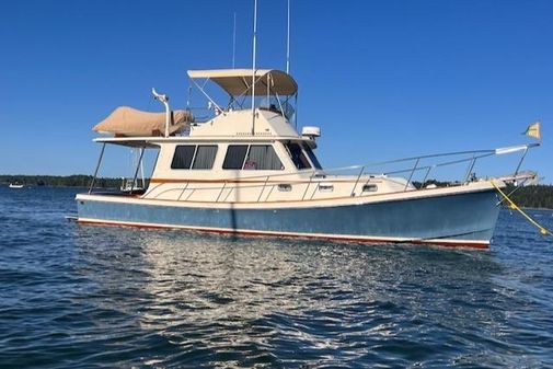 Nauset FLYBRIDGE-CRUISER-WITH-EXTENDED-HARDTOP image