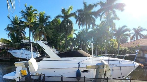 Rinker Fiesta Vee 270 