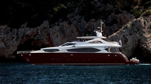 Sunseeker 30M YACHT