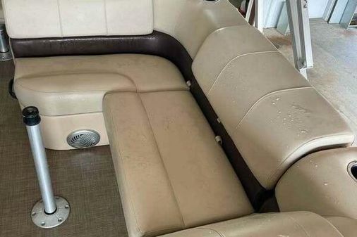 Sun Tracker SportFish 22 DLX image