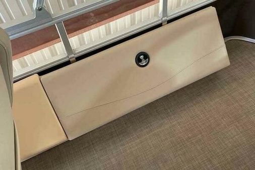 Sun Tracker SportFish 22 DLX image