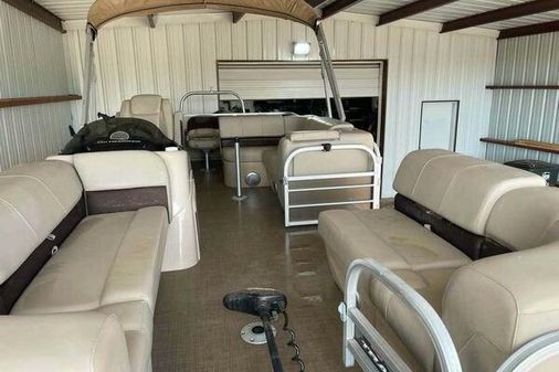 Sun Tracker SportFish 22 DLX image