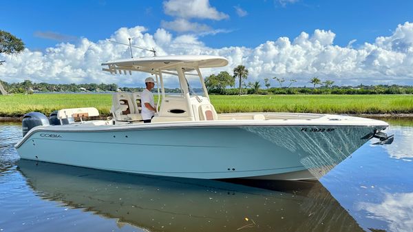 Cobia 280 Center Console 