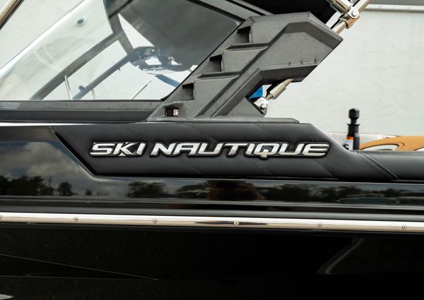 Nautique SKI-NAUTIQUE-CLOSED-BOW image