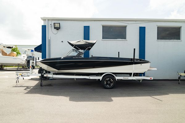 Nautique SKI-NAUTIQUE-CLOSED-BOW - main image