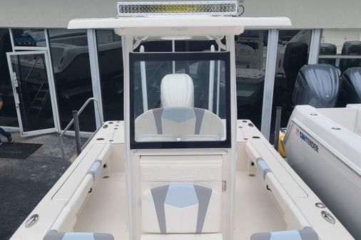 Robalo 246 Cayman image