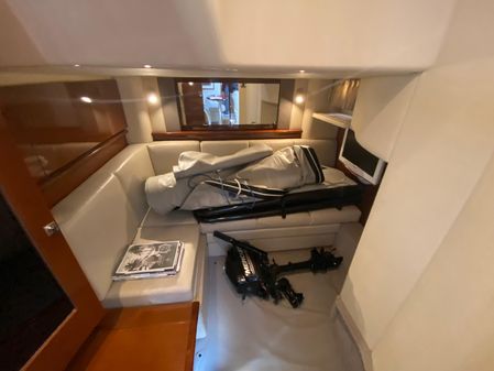 Sea Ray 425 image