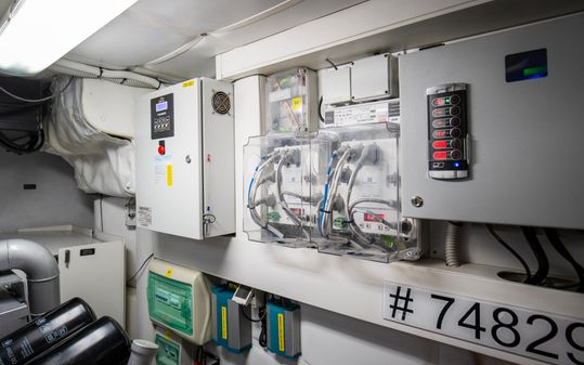 Pershing 74 image