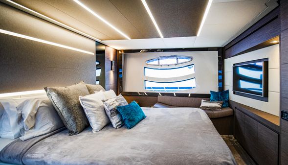 Pershing 74 image
