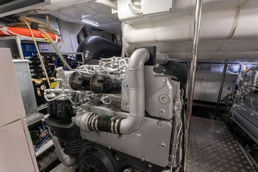 Pershing 74 image