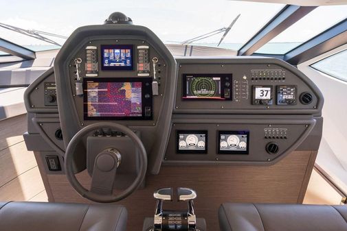 Pershing 74 image