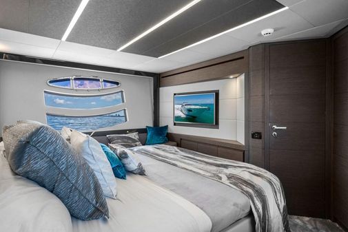 Pershing 74 image