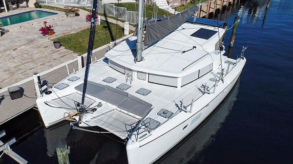 Lagoon 421