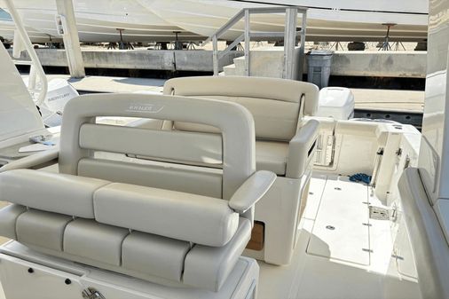 Boston Whaler 350 Realm image