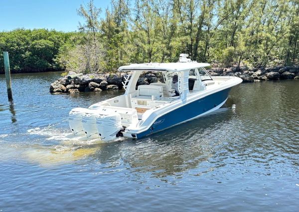 Boston Whaler 350 Realm image