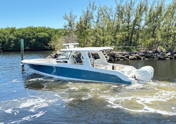 Boston Whaler 350 Realm image