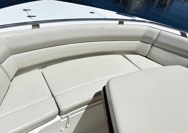 Boston Whaler 350 Realm image