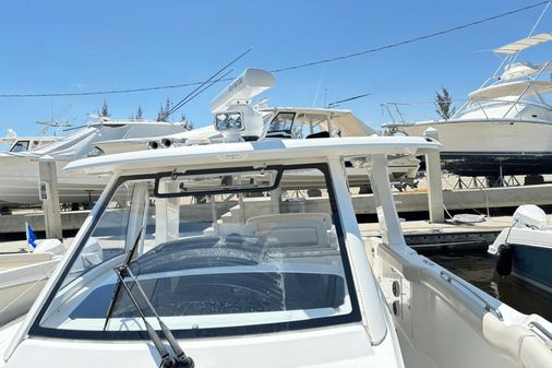 Boston Whaler 350 Realm image