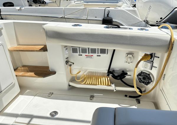 Boston Whaler 350 Realm image