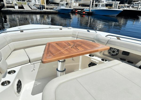 Boston Whaler 350 Realm image