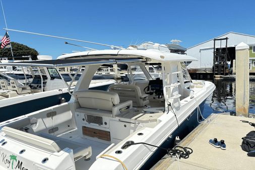 Boston Whaler 350 Realm image