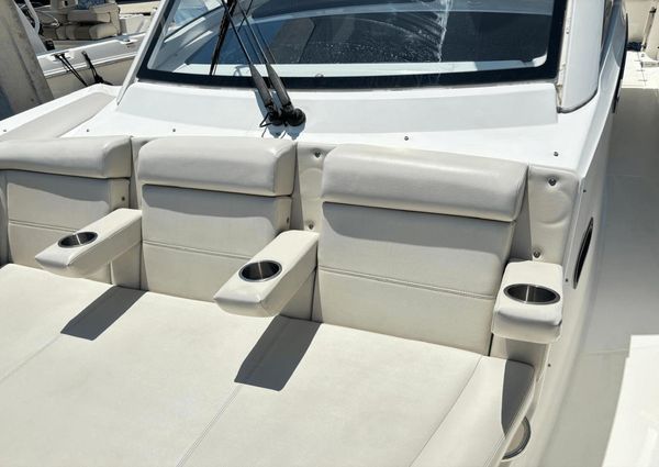 Boston Whaler 350 Realm image