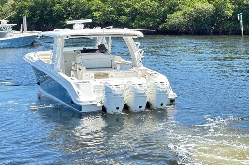 Boston Whaler 350 Realm image