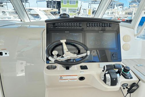 Boston Whaler 350 Realm image