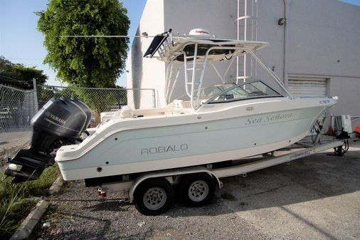 Robalo 247 Dual Console image