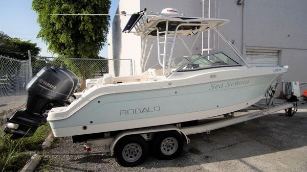 Robalo 247 Dual Console