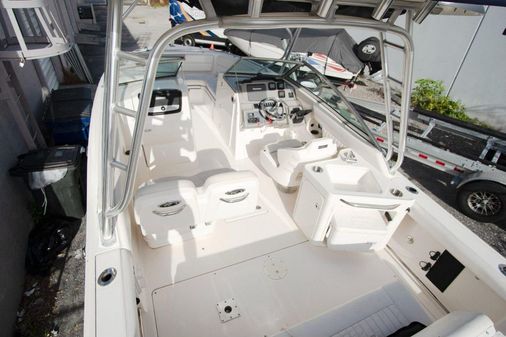 Robalo 247 Dual Console image