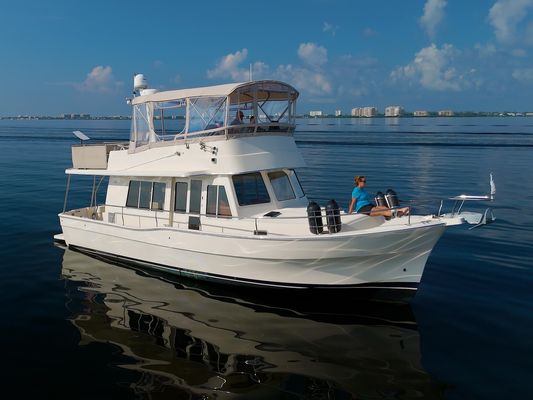 Mainship 400 Trawler - main image