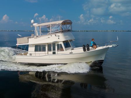 Mainship 400 Trawler image