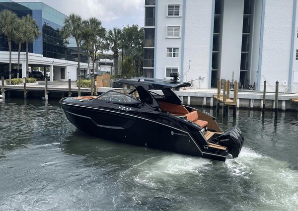 Cruisers Yachts 38 GLS South Beach OB image