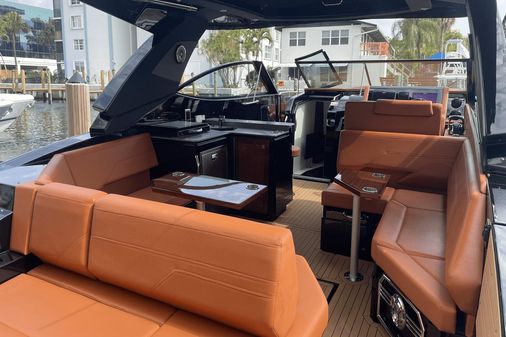 Cruisers Yachts 38 GLS South Beach OB image