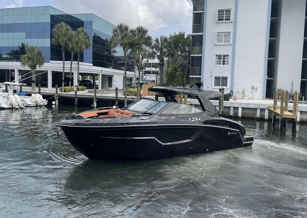 Cruisers Yachts 38 GLS South Beach OB image