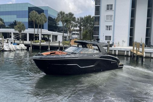 Cruisers Yachts 38 GLS South Beach OB image